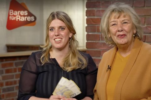 Oma und Enkelin verscherbeln Papas Leuchter – und haben schon Pläne für das Geld