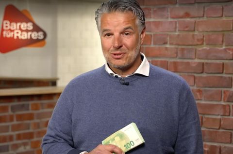 Verkäufer will 500 Euro für alte Brosche – und geht als reicher Mann heim